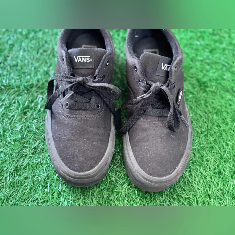 Vans Classic‎ Black Youth Sneakers Size 4